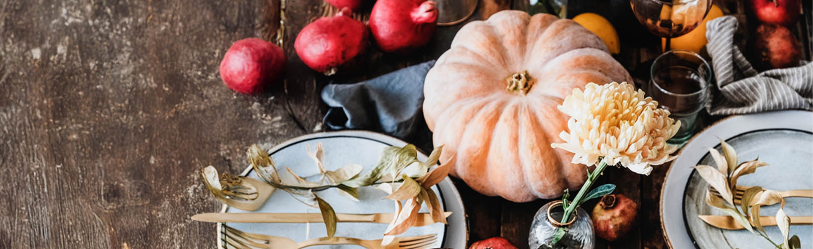 fall table setting for thanksgiving gathering