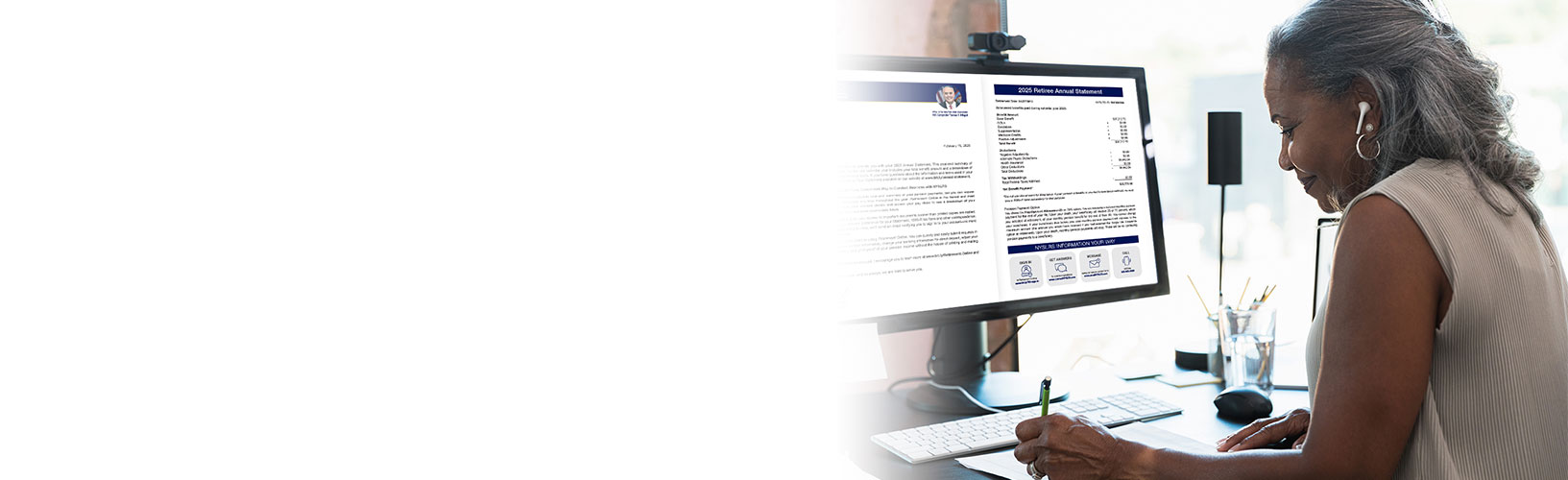retiree looking at annual statement online