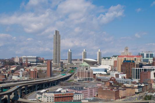 city skyline for the new york state capitol